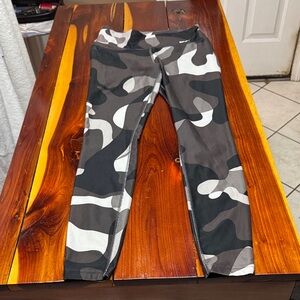 Nike Women's Camouflage Track Pants A12
